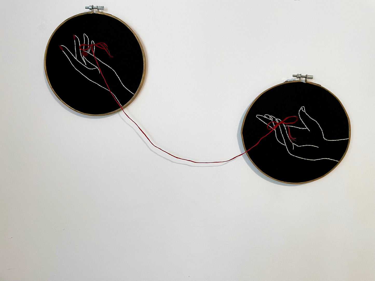 Red Thread Decorative Hoops Set